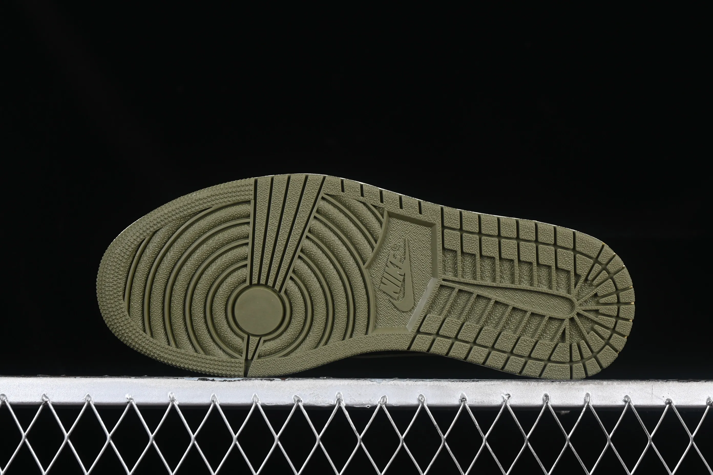 All categories Air Jordan Jordan series basketball shoes Air Jordan 1 Low B1 special price Travis Scott x Air Jordan 1 Low OG AJ1 Joe 1 undercut low DZ4137-106